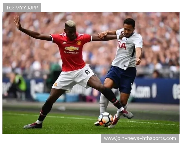 卢卡库滑步假动作后抽射，力量感十足——足球场上的绝佳瞬间